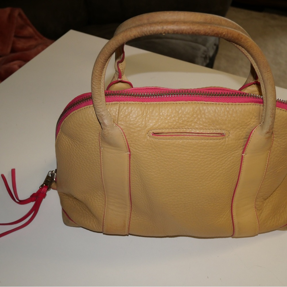 Coach - Picture 4 of 5
